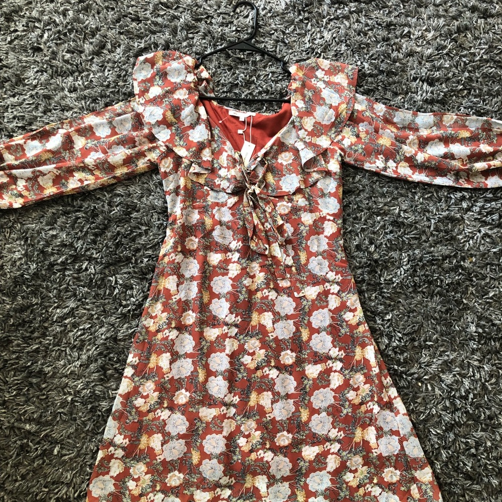 Floral cold-shoulder dress